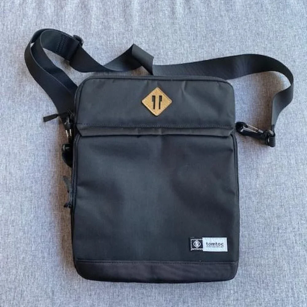 tomtoc 11 inch Tablet Sleeve Bag, CornerArmor patent design at the bottom